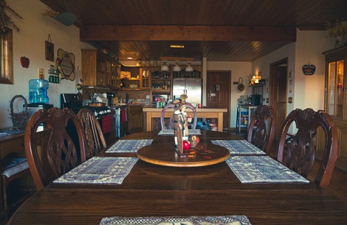 Julian Cabin | Tucker Peak Lodge