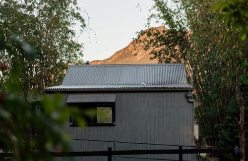 Rathdowney House | Tuckeroo Cottages - Blue Wren Cottage