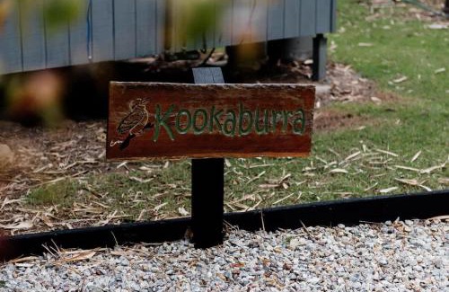 Rathdowney House | Tuckeroo Cottages - Kookaburra Cottage