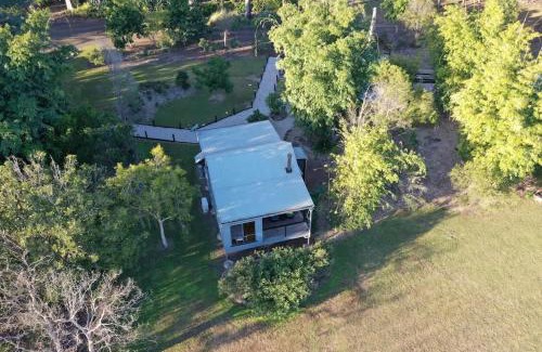 Rathdowney House | Tuckeroo Cottages - Kookaburra Cottage