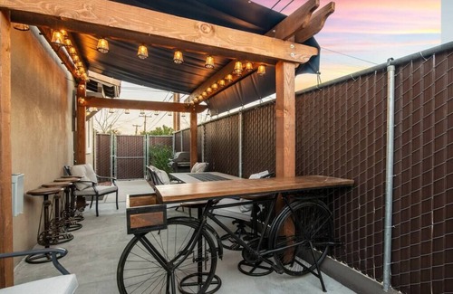 South Park House | Tucson Oasis | 10 Min to UofA + Events & Dining