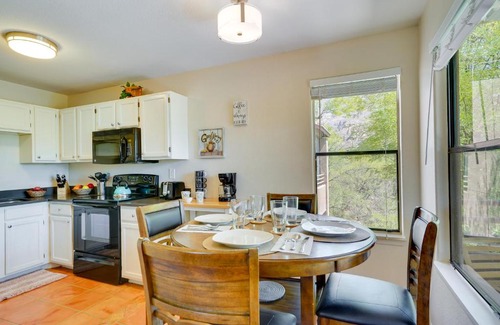 Tucson Apartment | Tucson Oasis Heated Pool, Tennis Court, Hiking!