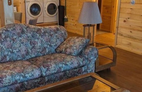 South Rutland House | Tug Hill, Fisherman's Paradise, Rural and Quiet - Upstairs