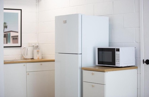 Tugun Apartment | Tugun Hideaway - 1 bed, 1 bath private guesthouse