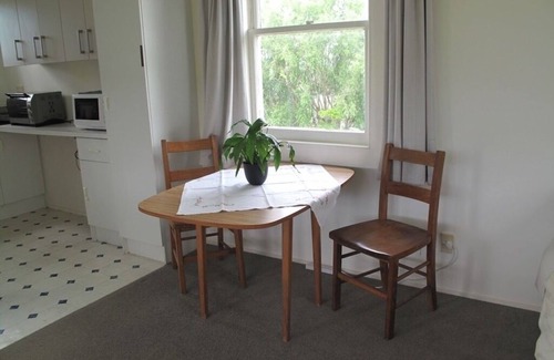 Wellsford Cottage | Tui Cottage, rural views close to Te Arai, Mangawhai and Te Hana