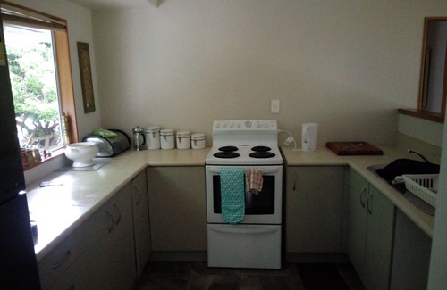Kerikeri House | TUIS NEST- Private, yet central by river & Historical sites .8 nights stay min n