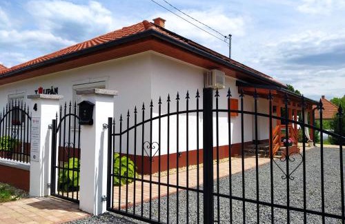 Sarospatak Apartment | Tulipán Vendégház