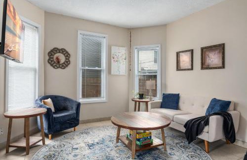Corcoran House | Tulip House - Quiet Home 10 Minutes from Downtown Minneapolis