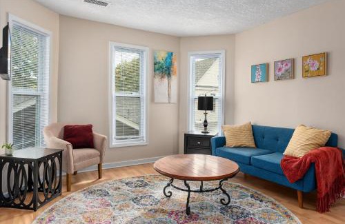 Corcoran House | Tulip House - Quiet Home 10 Minutes from Downtown Minneapolis
