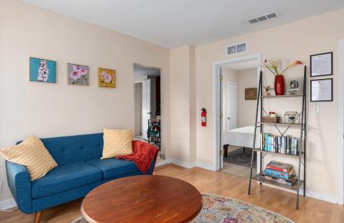 Corcoran House | Tulip House - Quiet Home 10 Minutes from Downtown Minneapolis