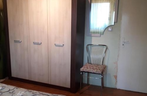 Sofia House | Tulips - Room for overnight travelers, close to the Airport, parking