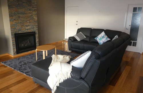 Tulka House | Tulka Waterfront Holiday Home
