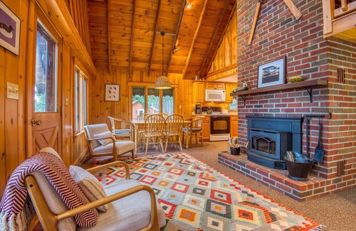 Rangeley House | Tumblehome Cabin | Chalet just a mile from downtown Rangeley and 6 miles to Saddleback
