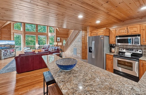 Morganton Cabin | Tumnus Ridge - Mountain View | Super Dog Friendly | Hot tub | Fire Pit