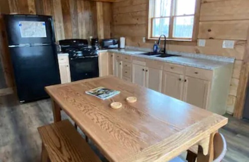 Logan Cabin | Tupelo - Hand hewn private log cabin with views