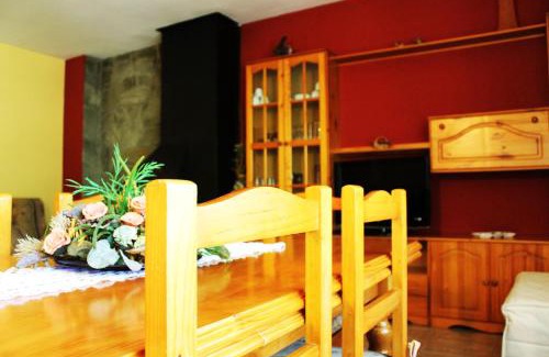 Sant Joan de Les Abadesses Apartment | Turisme Rural El Janpere