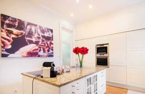 Belvaros - Lipotvaros Apartment | Turn of the century elegance with a modern twist