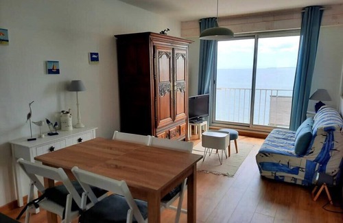 Quiberon Apartment | Turpault vue mer port maria quiberon 2*