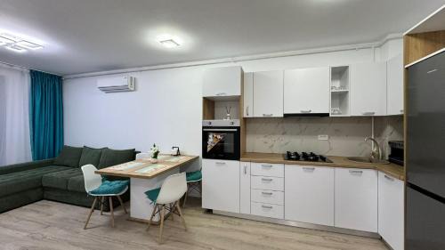 Constanta Apartment | Turquoise Vivo Studio