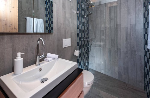 Parpan Apartment | Turrabuel 7-Bett Deluxe by Interhome