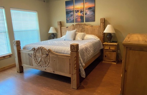 Port O Connor Cabin | Turtle Bay Lodge nGreat for Large Gatherings