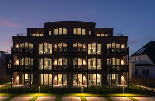 List Apartment | Turtle Bay Suite - Luxury on 65m² in List, Sylt with a Fireplace and Balcony.
