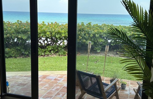 Melbourne Beach House | Turtle Beach Paradise - Immerse yourself in a Water Front Tropical Paradise