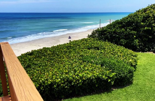 Melbourne Beach House | Turtle Beach Paradise - Immerse yourself in a Water Front Tropical Paradise