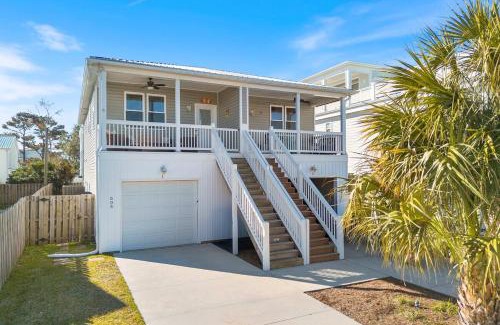 Wilmington Beach House | Turtle Cove Beach Retreat GOLF CART Included