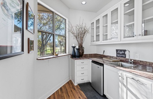 Kerrville House | Turtle Creek House, 4 Bedrooms, 5 Bathrooms, only 8 miles south of Kerrville.