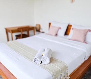 Mendoyo House | Turtle House Surf & Stay