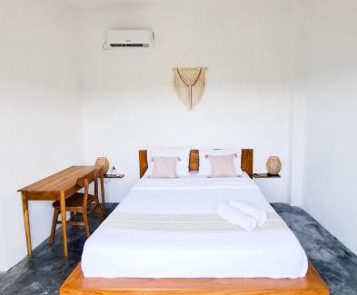 Mendoyo House | Turtle House Surf & Stay