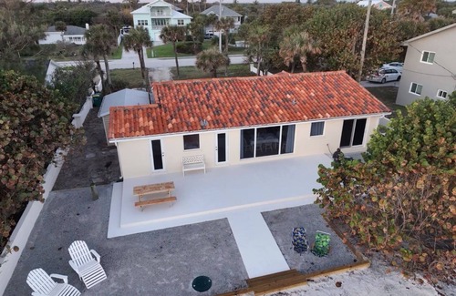 Floridana Beach House | Turtle Nest Beachfront Cottage