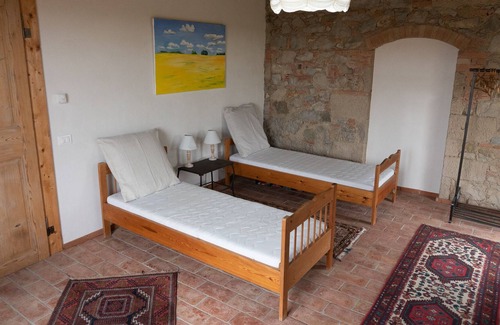 Gavorrano House | Tuscan barn with terrace + large living-dining area