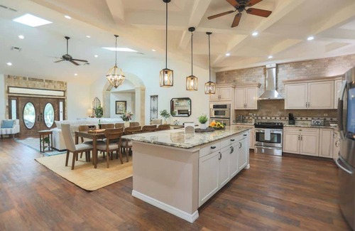 Dunedin House | Tuscan Breeze Pool, Beach, Games, Dog Park, Movies