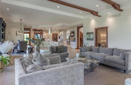 Southeast Kelowna House | Tuscan Craftsman on Vineyard Estate, close to hiking, vineyards