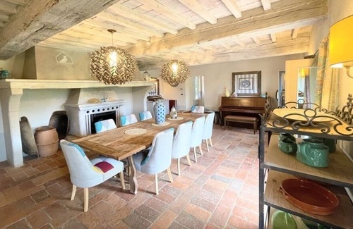 San Casciano dei Bagni Villa | TUSCAN MAGIC. EXC YOURS-POOL, GARDENS, RESTAURANT. WALK TO VILLAGE- HOT SPRINGS