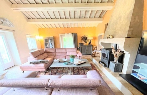 San Casciano dei Bagni Villa | TUSCAN MAGIC. EXC YOURS-POOL, GARDENS, RESTAURANT. WALK TO VILLAGE- HOT SPRINGS