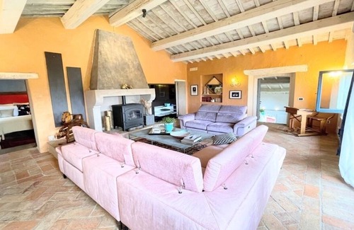 San Casciano dei Bagni Villa | TUSCAN MAGIC. EXC YOURS-POOL, GARDENS, RESTAURANT. WALK TO VILLAGE- HOT SPRINGS