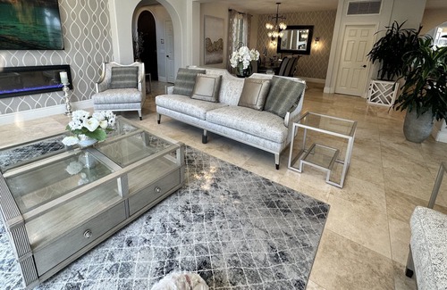 Turtle Ridge House | Tuscan Retreat- Less than 5 minutes away from the beach. Pet friendly.