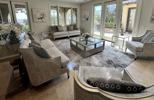 Turtle Ridge House | Tuscan Retreat- Less than 5 minutes away from the beach. Pet friendly.