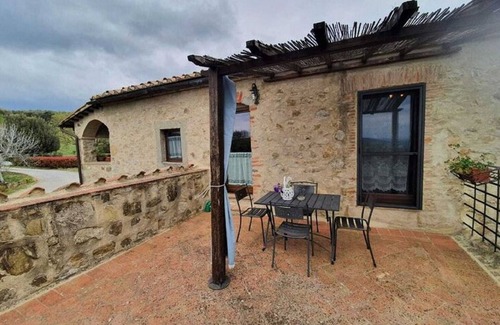 Seggiano House | Tuscan Scenic View Stay