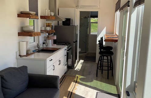Oakdale House | Tuscan Villa Riverfront 1-bedroom, 1 Bath, Oakdale with WiFi and AC