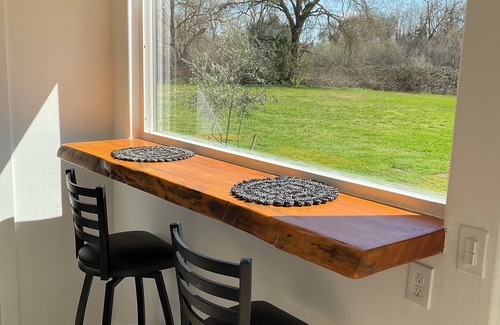 Oakdale House | Tuscan Villa Riverfront 1-bedroom, 1 Bath, Oakdale with WiFi and AC