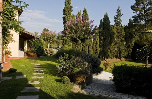 Montemagno Villa | Tuscan Villa with A/C, WIFI and private swimming pool