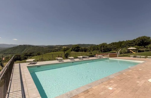 Pratovecchio House | Tuscany, a medieval village with swimming pool and views of the castle of the Co