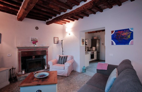 Villa Collemandina Villa | Tuscany villa with private pool and superb views. Complimentary chianti!