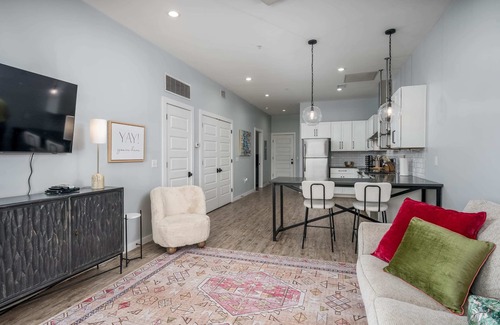 Tuscaloosa Condo | Tusk’n Escape- Walk Downtown- 2BR 2BA