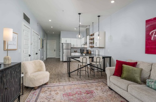 Tuscaloosa Condo | Tusk’n Escape- Walk Downtown- 2BR 2BA