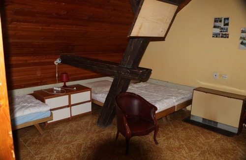 Chrast House | tvrz Holešice-Orlická přehrada, Penzion